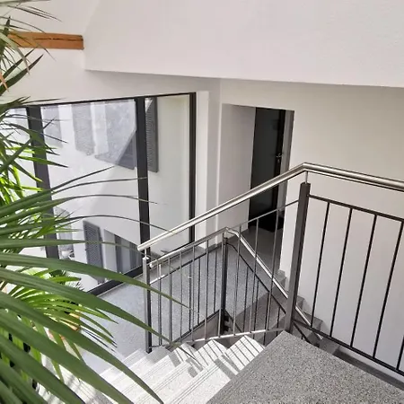 Exklusive Mit 2 Schlafzimmern Fuer 4 Personen Nur 30 Minuten Von Zuerich Entfernt Апартаменты *